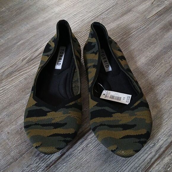 Torrid Camo Stretch Knit Flex ballet flats  Sz 9.5  NWT - Picture 2 of 8